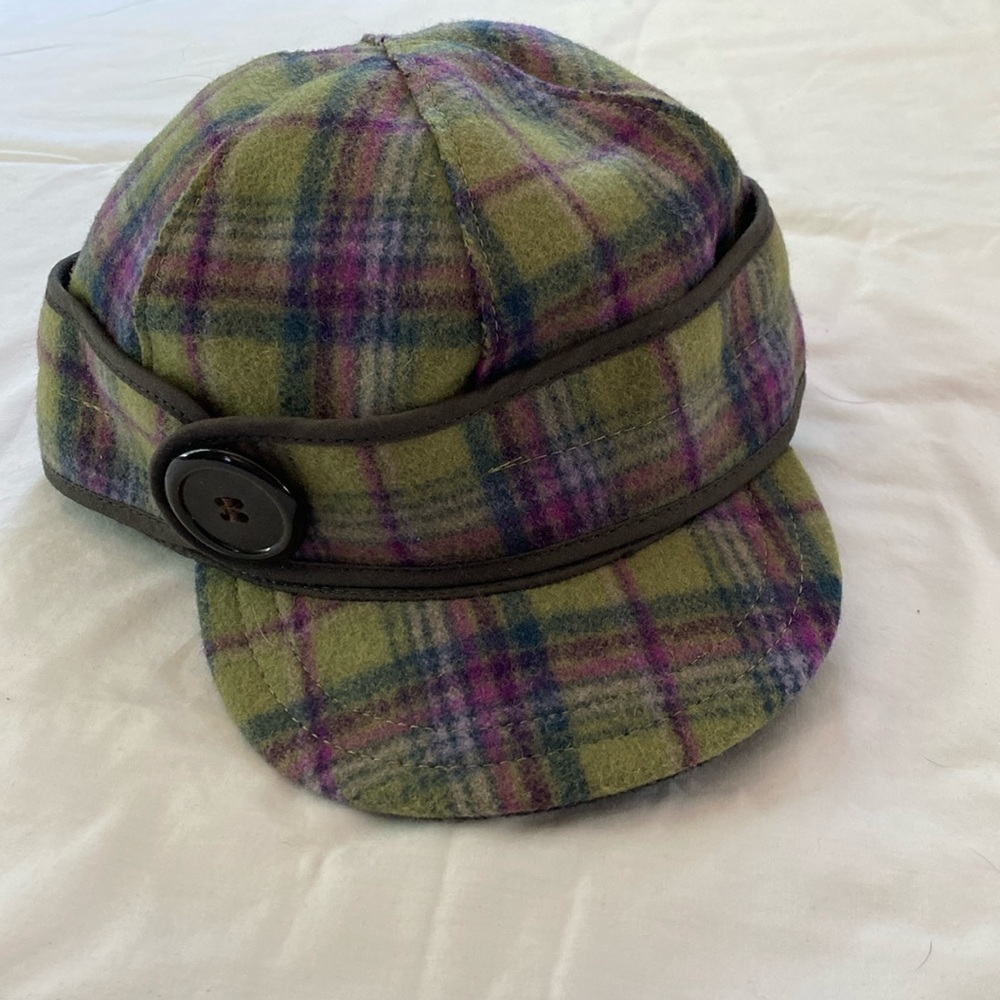 Stormy Kromer hat, green Stormy Kromer, like new, fall hat, size 7 1/4, wool hat